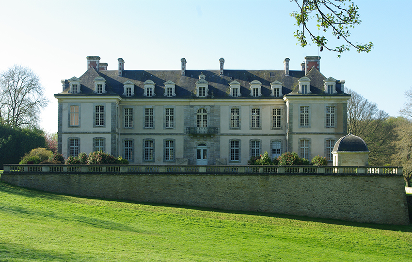 Le chateau de Kerguehennec
